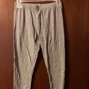 gray leggings